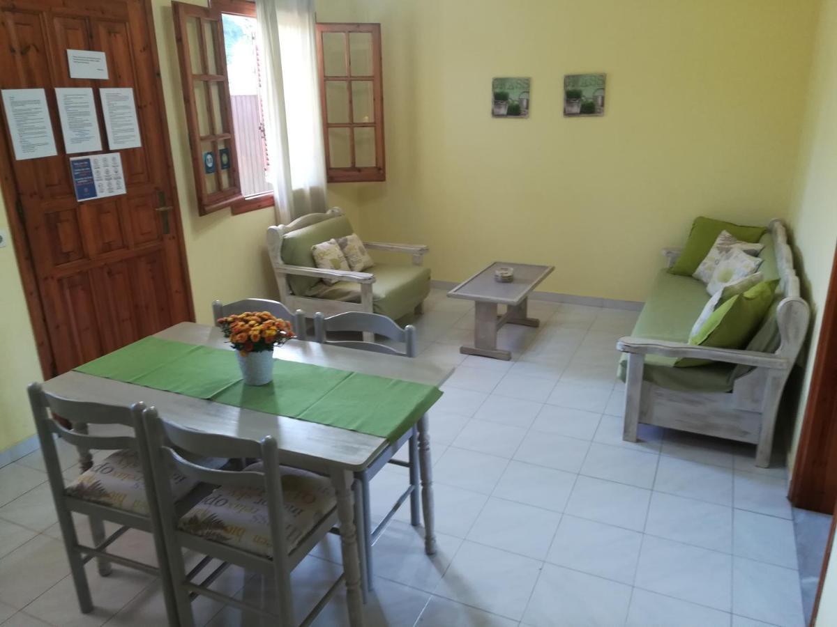 Olga'S Garden Apartments Almiros Beach Room photo
